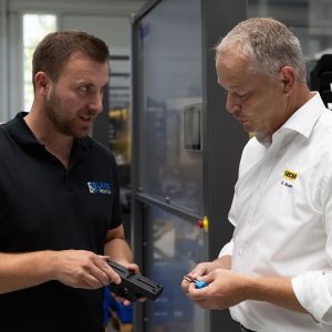 Regular contact and great support make it easier for Manuel Daiber (left) to machine even 55-60 HRC hardened steels without any concerns – even over the weekend.